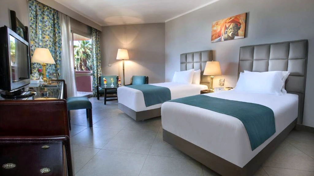 الفندق بيراميزا إيزيس الأقصر - الأقصر